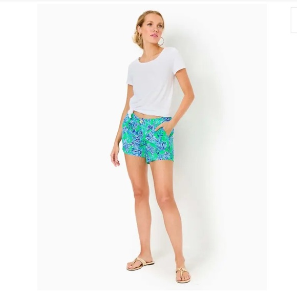 EUC Lilly Pulitzer 5" Callahan Stretch Short Cabana Green Keepin It Reel - Picture 4 of 9